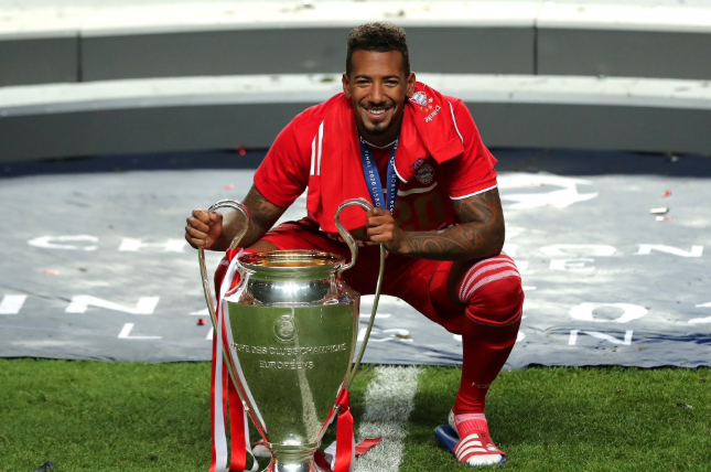 万欧, 诊为右大腿