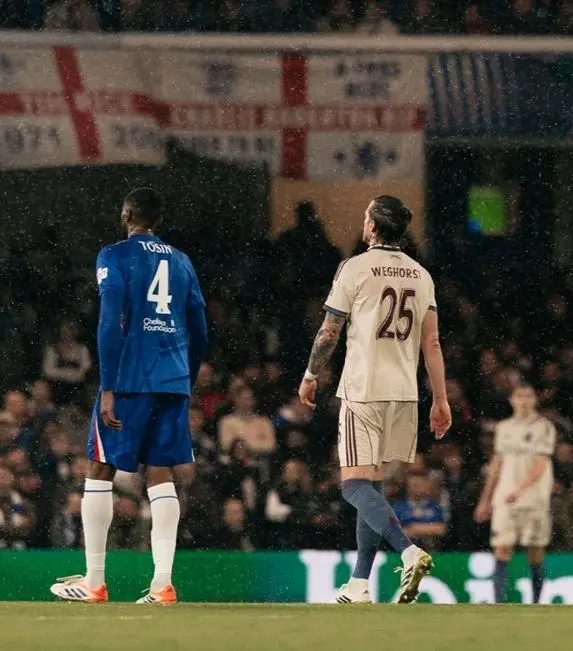 div, 切尔西就在, 更多在场上